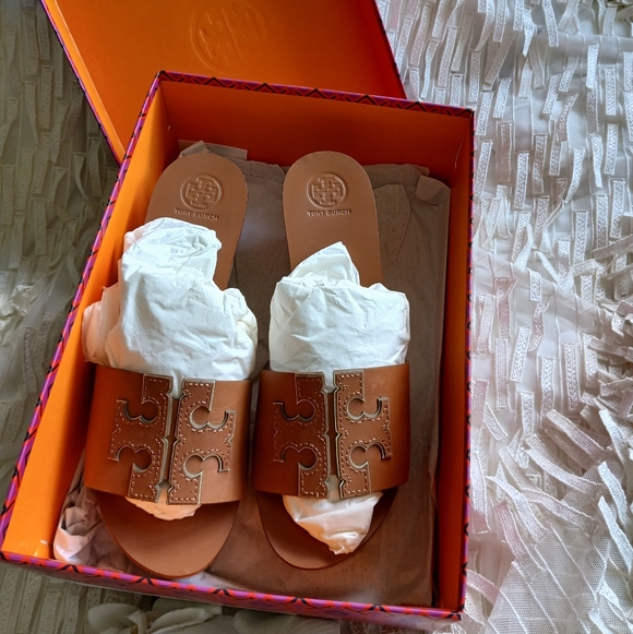 Tory Burch 'Ines' Wedges - Picture 12 of 13